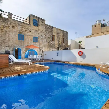 Villa Authentic Country W/ Incredible Garden + Pool