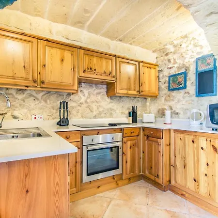 Villa Authentic Country W/ Incredible Garden + Pool