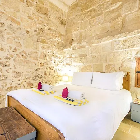 Authentic Country W/ Incredible Garden + Pool Villa Xagħra